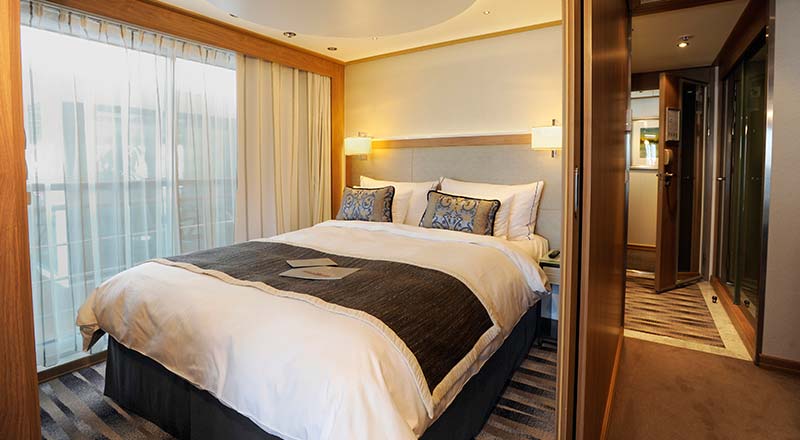 Viking River Cruises Viking Longships 2019 Explorer Suite 4.jpg